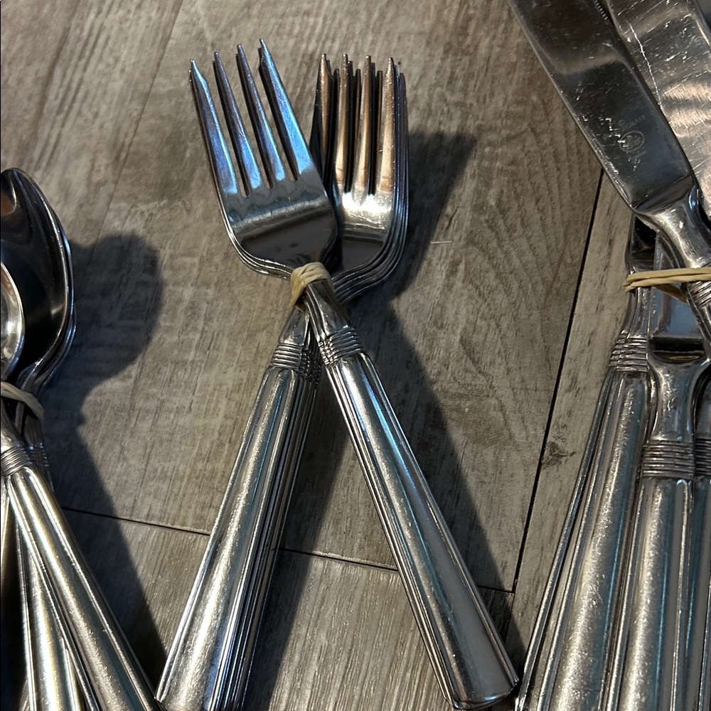 Pfaltzgraff Silver Flatware Set stainless steel - Picture 4 of 8